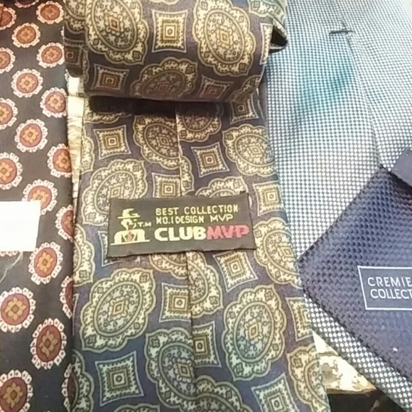 Lot of three silk ties - Picture 3 of 4